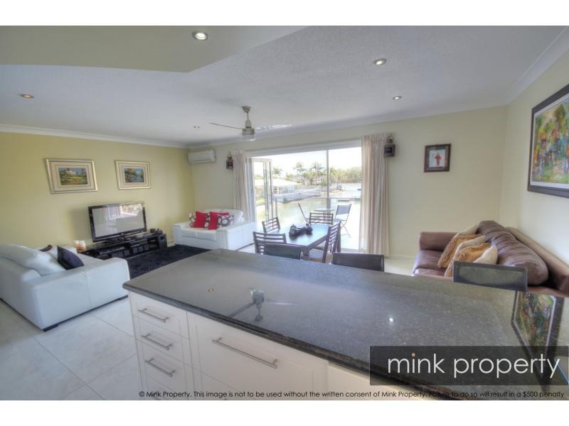 Unit 4/111 Bundilla Boulevard, Mountain Creek QLD 4557