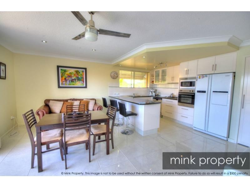 Unit 4/111 Bundilla Boulevard, Mountain Creek QLD 4557