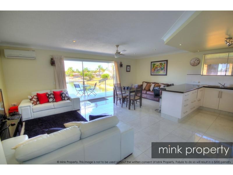 Unit 4/111 Bundilla Boulevard, Mountain Creek QLD 4557