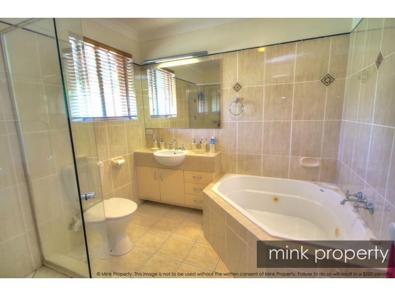 Unit 4/111 Bundilla Boulevard, Mountain Creek QLD 4557