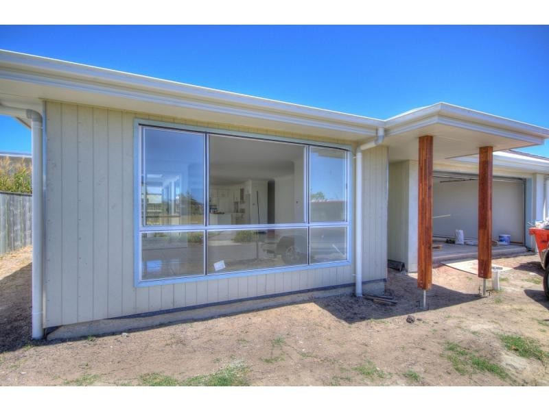 9 Genoa Circuit, BIRTINYA ISLAND, Birtinya QLD 4575