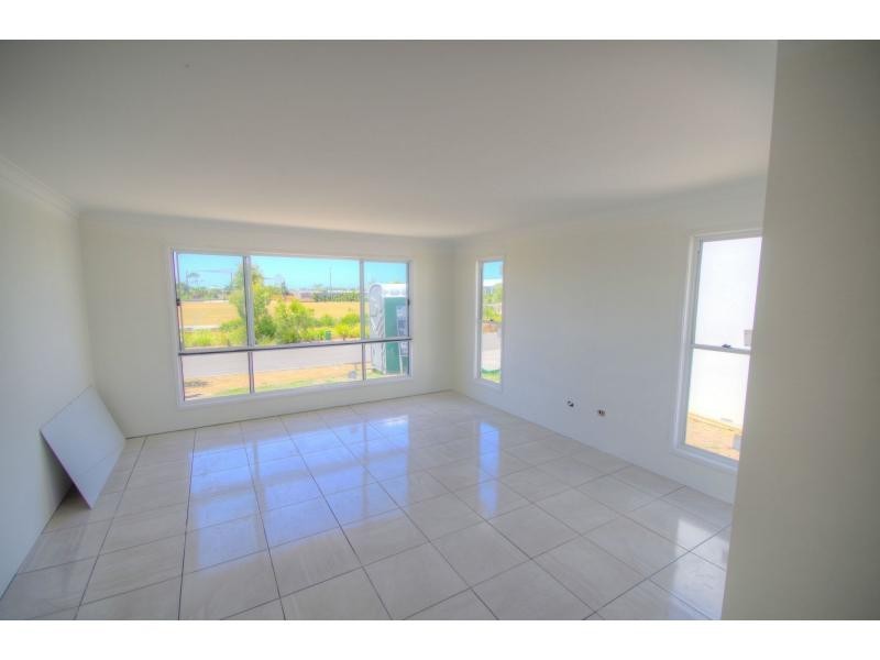 9 Genoa Circuit, BIRTINYA ISLAND, Birtinya QLD 4575