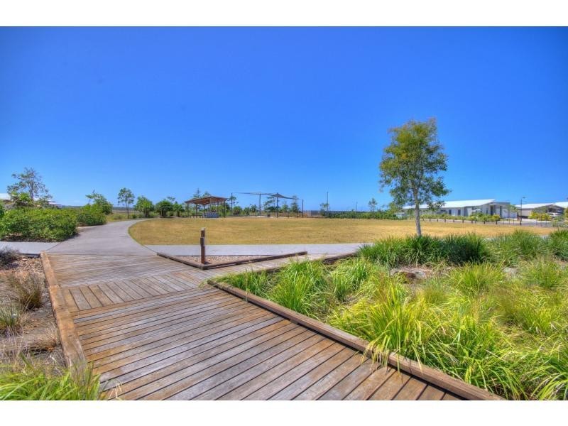 9 Genoa Circuit, BIRTINYA ISLAND, Birtinya QLD 4575