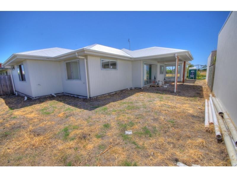 9 Genoa Circuit, BIRTINYA ISLAND, Birtinya QLD 4575