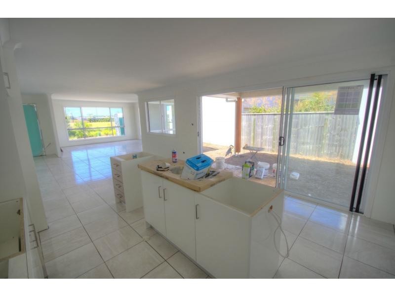 9 Genoa Circuit, BIRTINYA ISLAND, Birtinya QLD 4575