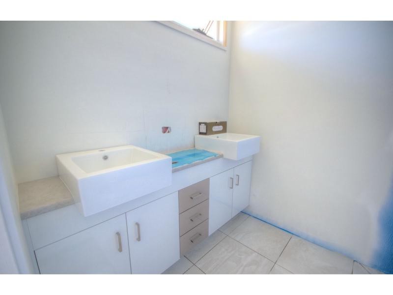 9 Genoa Circuit, BIRTINYA ISLAND, Birtinya QLD 4575
