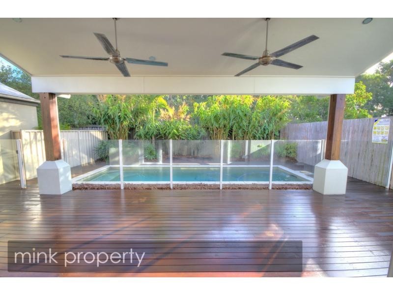 14 JERSEY Place, Kawana Island QLD 4575