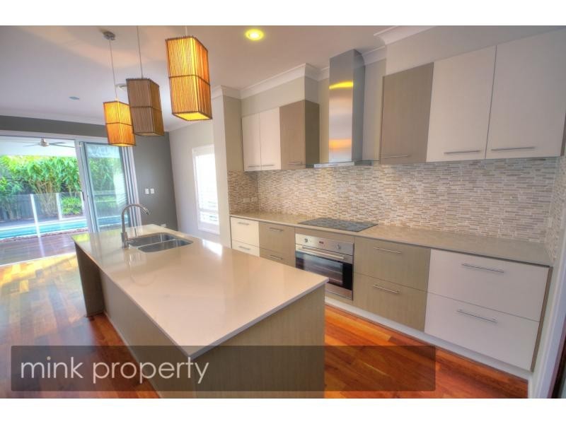 14 JERSEY Place, Kawana Island QLD 4575