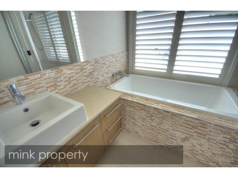 14 JERSEY Place, Kawana Island QLD 4575