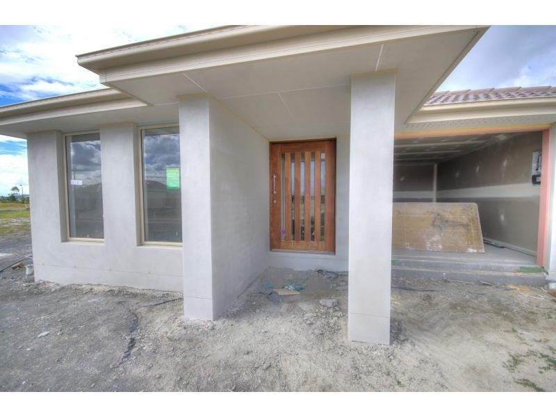 42 Coonoowrin Crescent, BRIGHTWATER, Mountain Creek QLD 4557