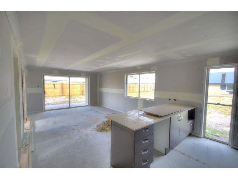 42 Coonoowrin Crescent, BRIGHTWATER, Mountain Creek QLD 4557