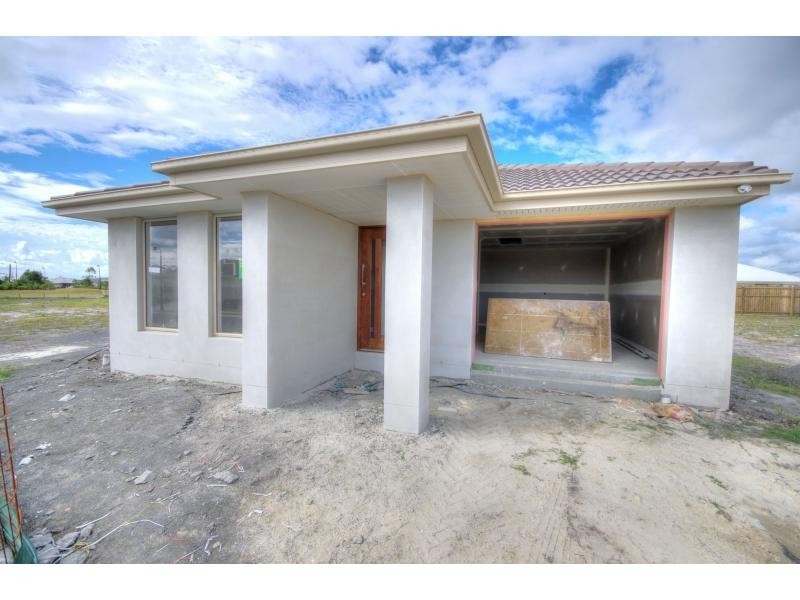 42 Coonoowrin Crescent, BRIGHTWATER, Mountain Creek QLD 4557