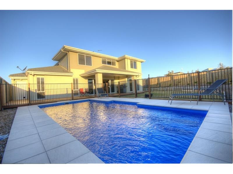 8 WARBLER Street, BRIGHTWATER, Mountain Creek QLD 4557