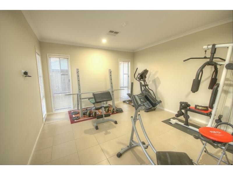 8 WARBLER Street, BRIGHTWATER, Mountain Creek QLD 4557