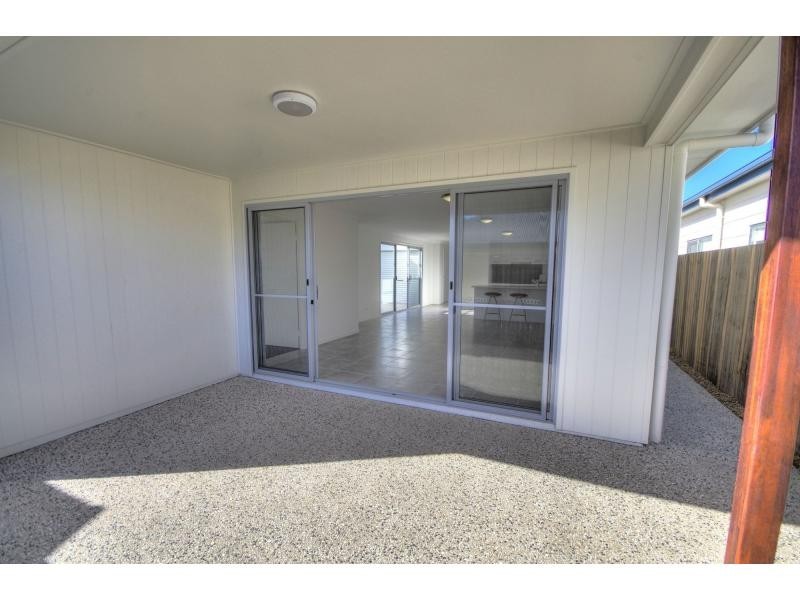 24 Carlisle Circuit, BRIGHTWATER, Mountain Creek QLD 4557