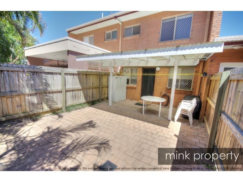 2/13 Carrothool Place, Mooloolaba QLD 4557