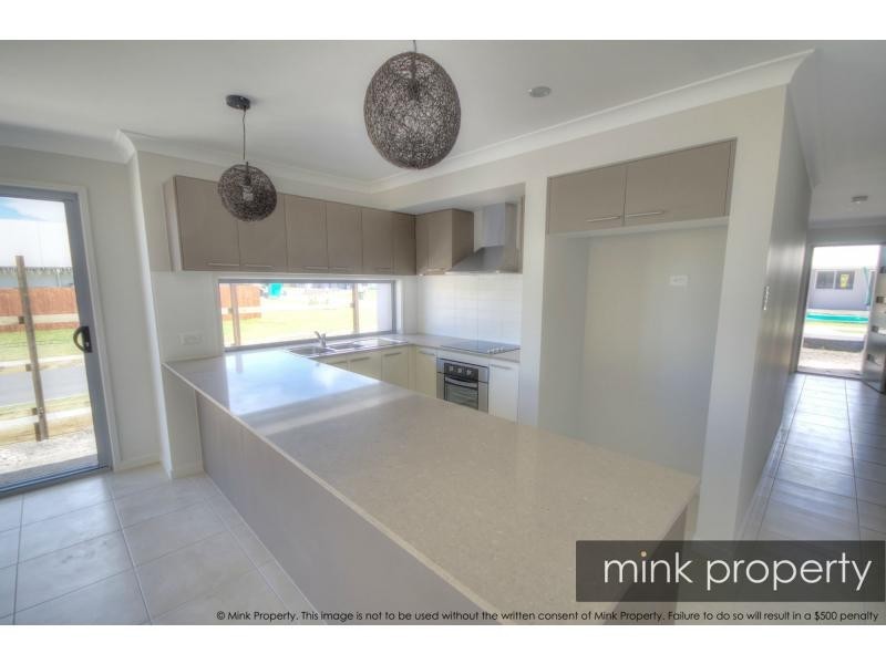 3 Bribie Place, BRIGHTWATER, Mountain Creek QLD 4557