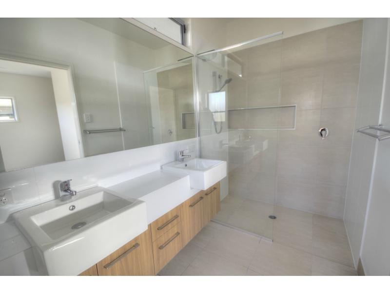 60 FOXTAIL Circuit, BRIGHTWATER, Mountain Creek QLD 4557