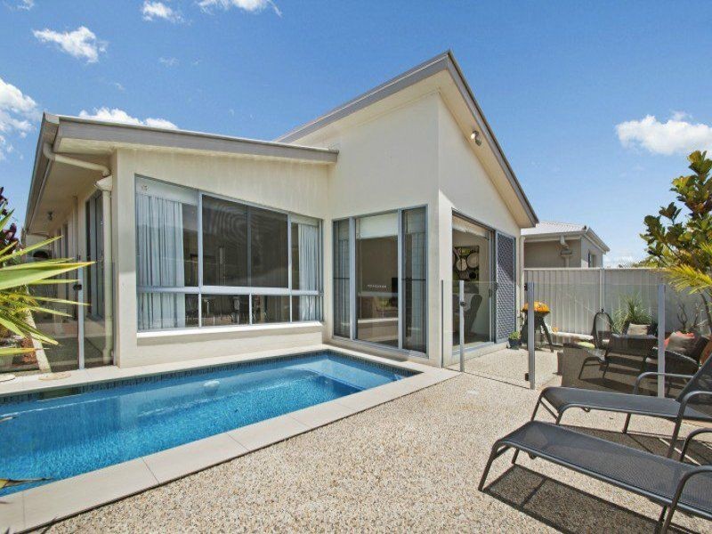 5 Nevis Court, Kawana Island QLD 4575
