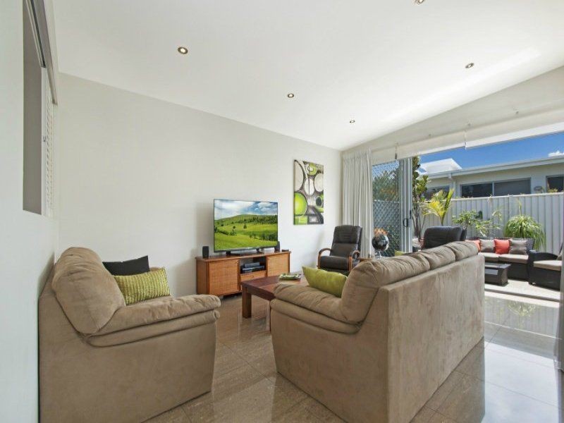 5 Nevis Court, Kawana Island QLD 4575