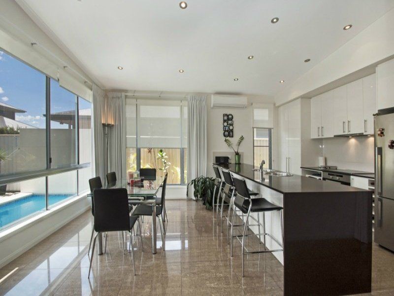 5 Nevis Court, Kawana Island QLD 4575