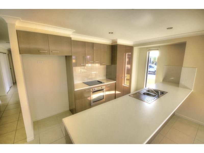 34 Hillsborough Circuit, BRIGHTWATER, Mountain Creek QLD 4557