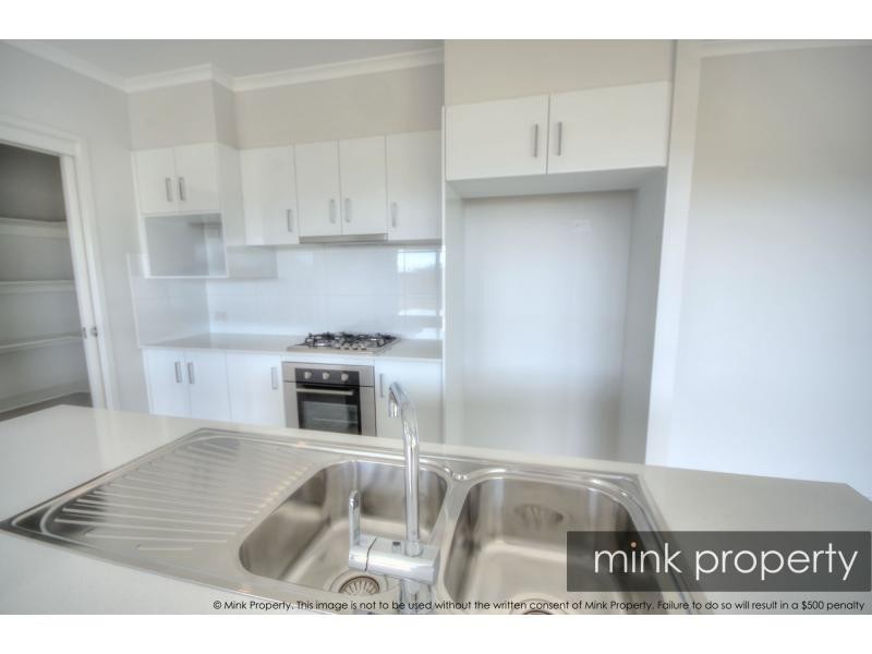 10 Tibrogargan Circuit, Brightwater, Mountain Creek QLD 4557