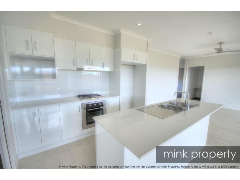 10 Tibrogargan Circuit, Brightwater, Mountain Creek QLD 4557