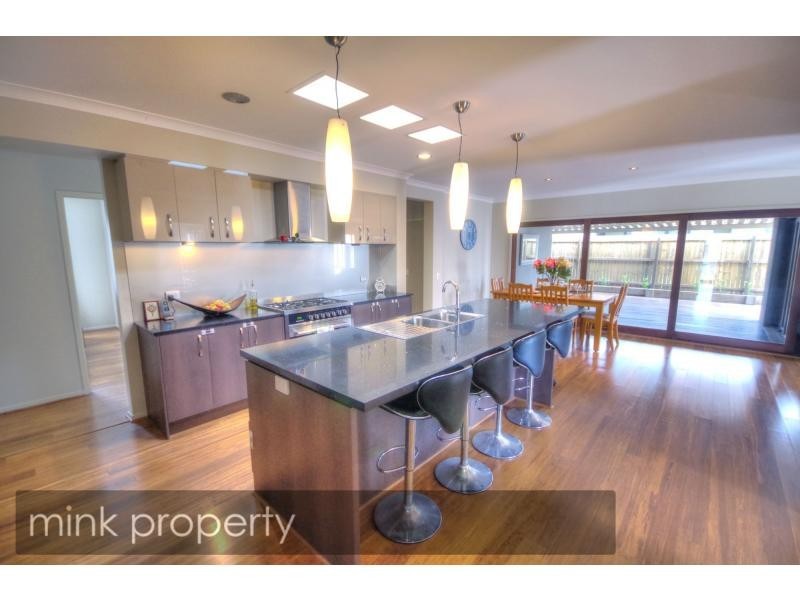 13 Riflebird Place, BRIGHTWATER, Mountain Creek QLD 4557