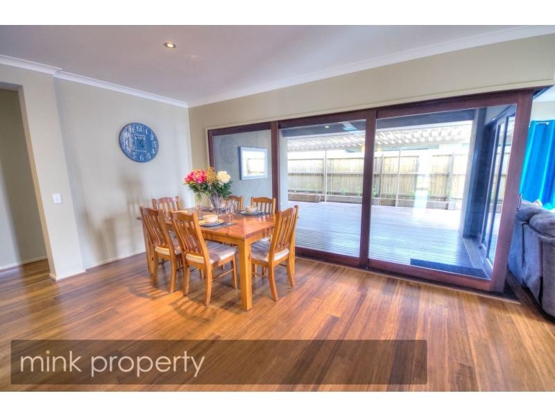 13 Riflebird Place, BRIGHTWATER, Mountain Creek QLD 4557