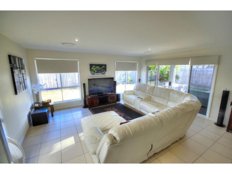 6 LARK Circuit, BRIGHTWATER, Mountain Creek QLD 4557