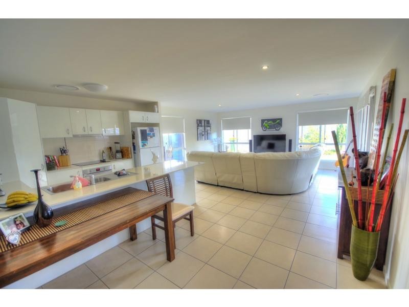 6 LARK Circuit, BRIGHTWATER, Mountain Creek QLD 4557