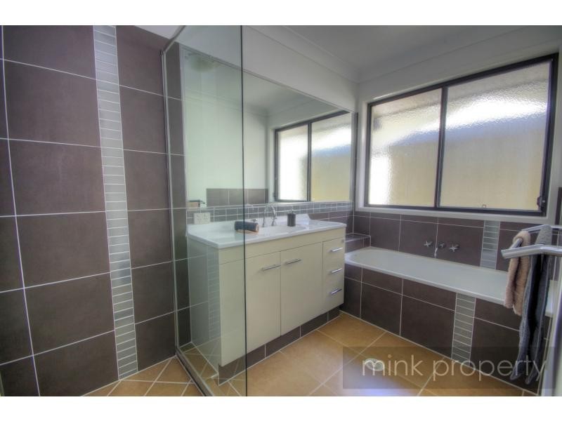 17 Flindersia Place, Brightwater, Mountain Creek QLD 4557