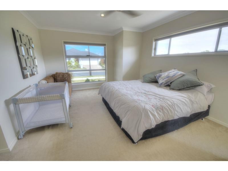 15 Hillsborough Circuit, BRIGHTWATER, Mountain Creek QLD 4557
