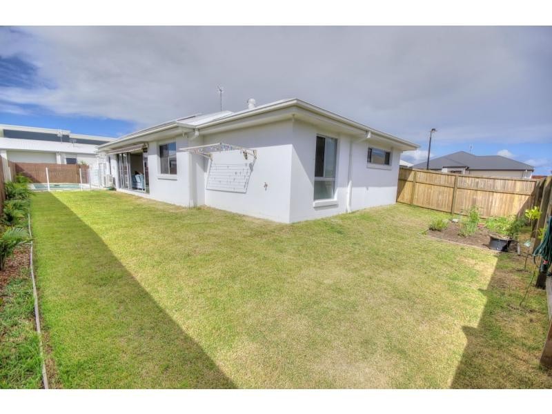 15 Hillsborough Circuit, BRIGHTWATER, Mountain Creek QLD 4557