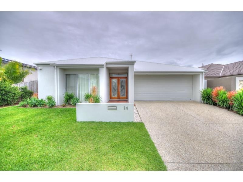 14 Skua Place, BRIGHTWATER, Mountain Creek QLD 4557