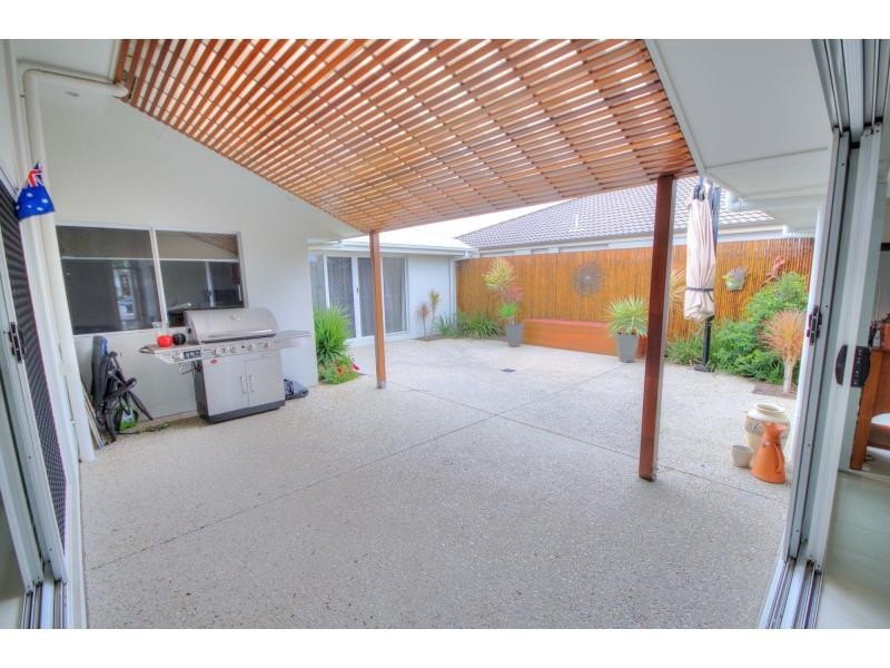 14 Skua Place, BRIGHTWATER, Mountain Creek QLD 4557