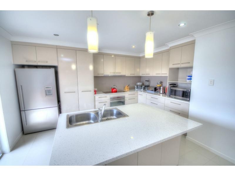 14 Skua Place, BRIGHTWATER, Mountain Creek QLD 4557