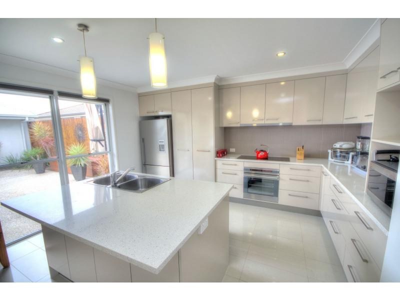 14 Skua Place, BRIGHTWATER, Mountain Creek QLD 4557