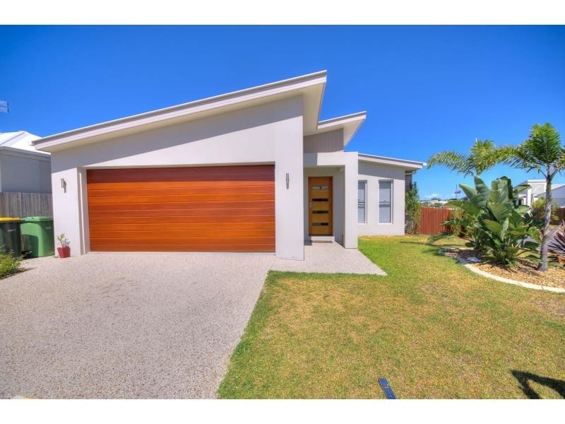 32 TIBROGARGAN Circuit, BRIGHTWATER, Mountain Creek QLD 4557