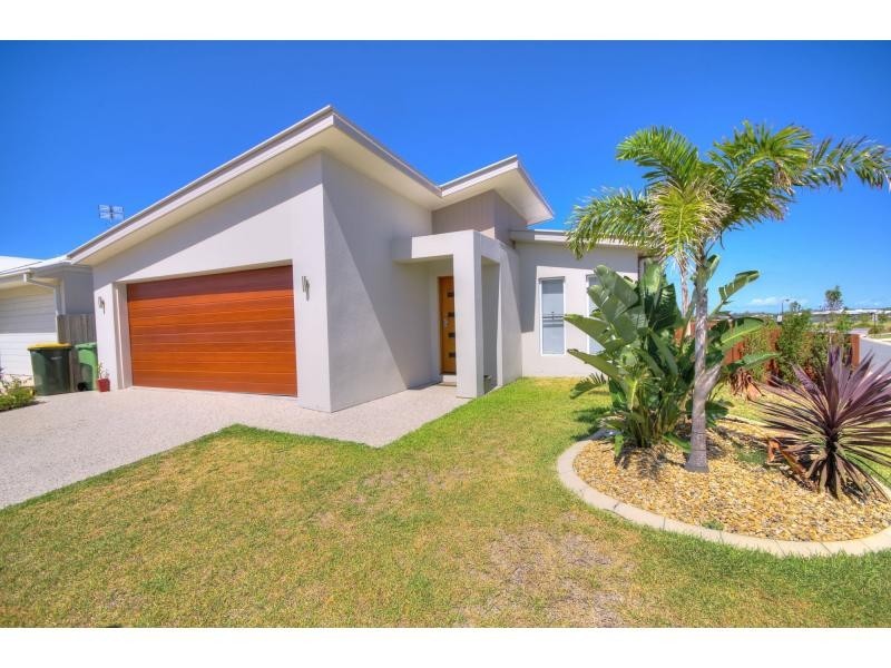 32 TIBROGARGAN Circuit, BRIGHTWATER, Mountain Creek QLD 4557