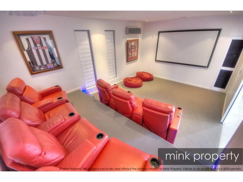 9 OUTRIGGER Street, Lake Kawana “The Decks”, Wurtulla QLD 4575