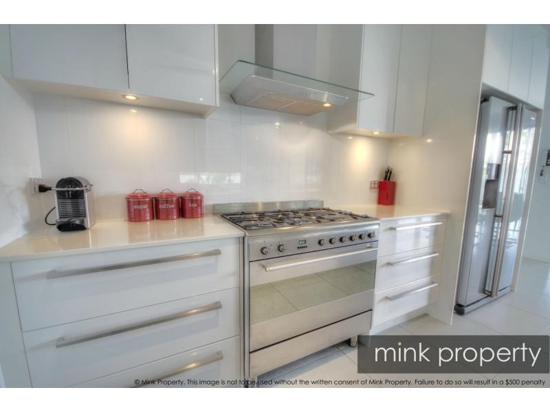 9 OUTRIGGER Street, Lake Kawana “The Decks”, Wurtulla QLD 4575