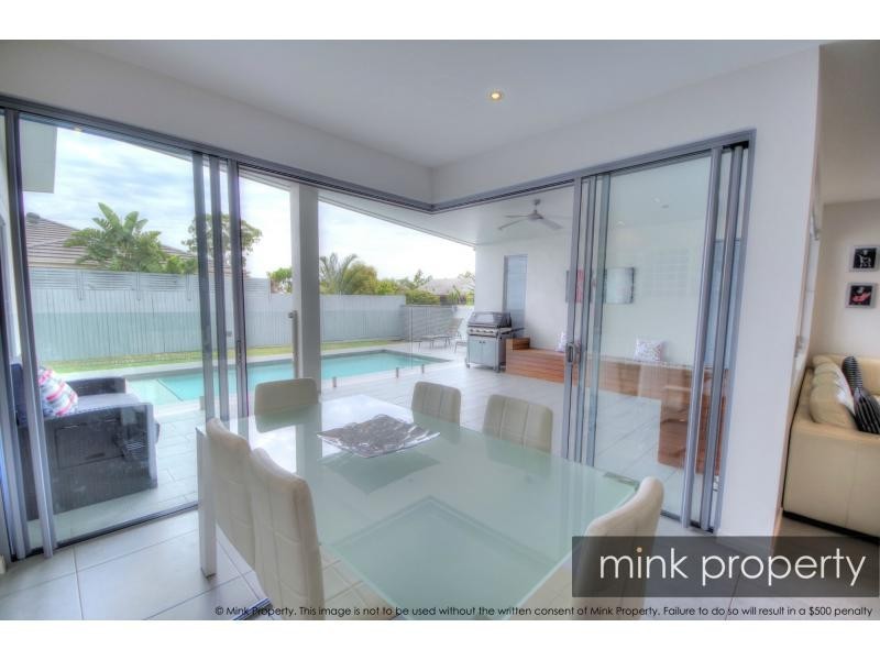 9 OUTRIGGER Street, Lake Kawana “The Decks”, Wurtulla QLD 4575