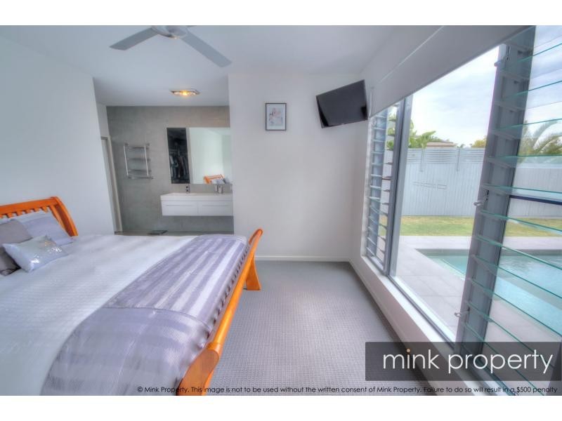 9 OUTRIGGER Street, Lake Kawana “The Decks”, Wurtulla QLD 4575