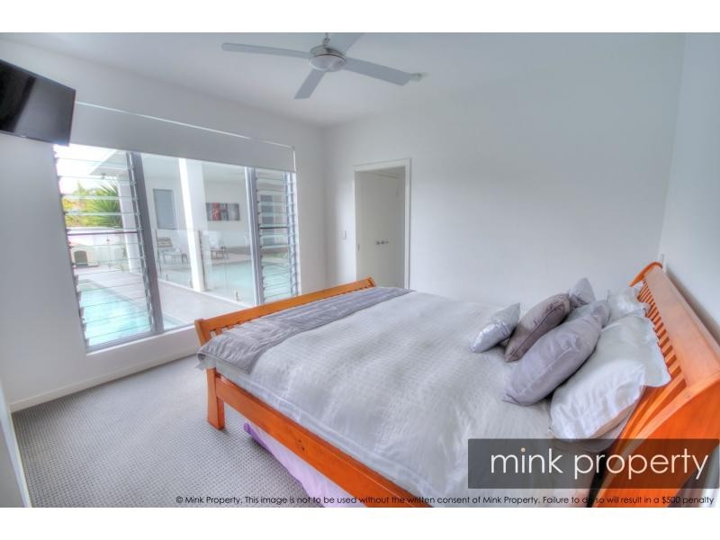 9 OUTRIGGER Street, Lake Kawana “The Decks”, Wurtulla QLD 4575