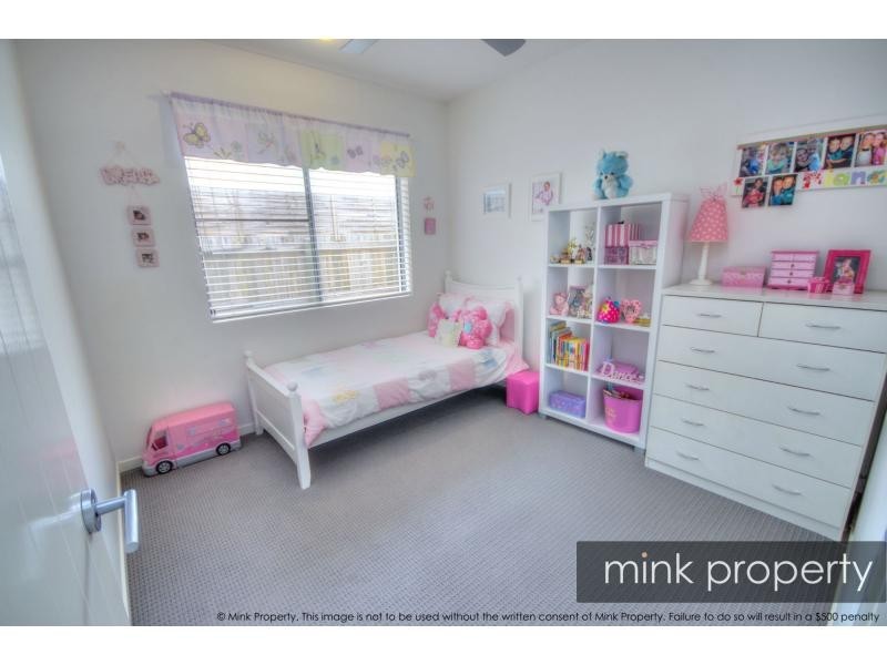 9 OUTRIGGER Street, Lake Kawana “The Decks”, Wurtulla QLD 4575