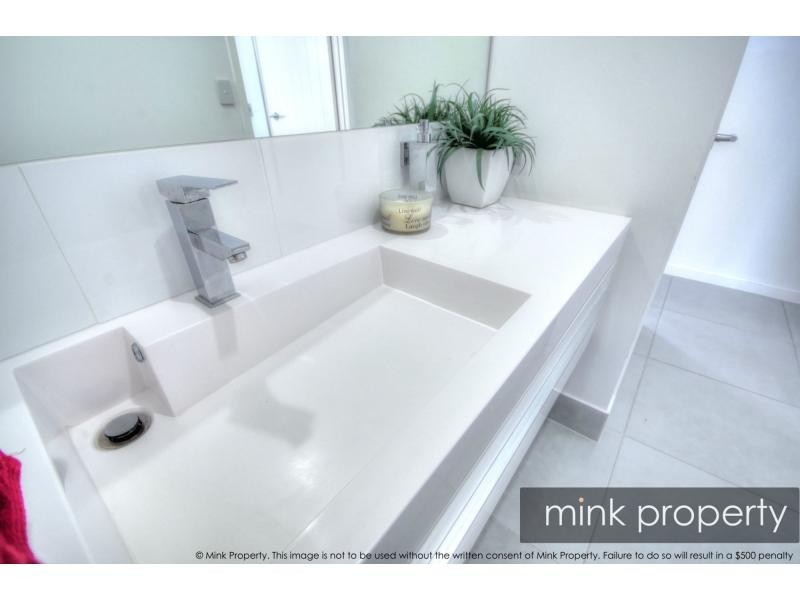 9 OUTRIGGER Street, Lake Kawana “The Decks”, Wurtulla QLD 4575