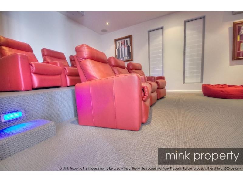 9 OUTRIGGER Street, Lake Kawana “The Decks”, Wurtulla QLD 4575