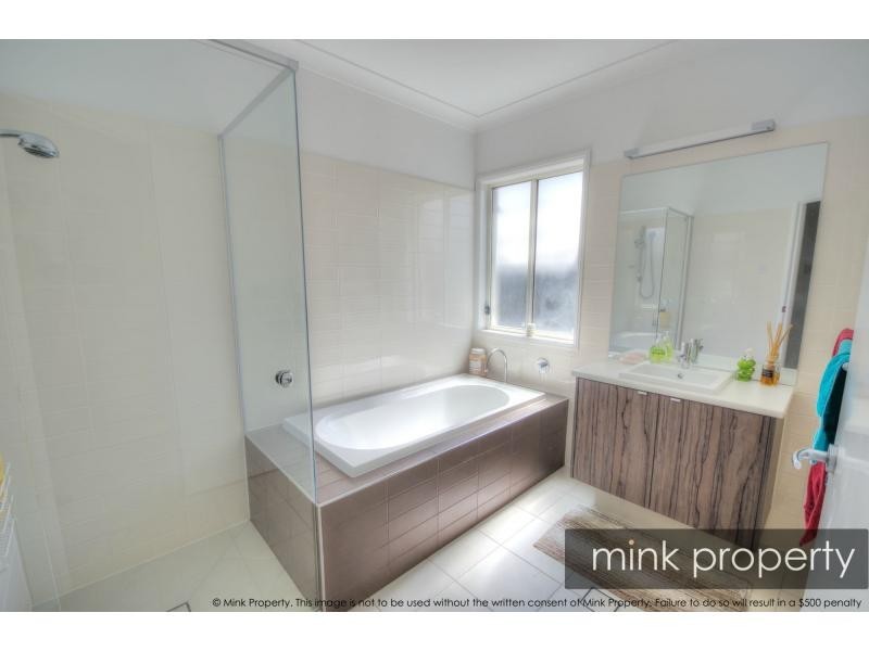 24 TIBROGARGAN Circuit, BRIGHTWATER, Mountain Creek QLD 4557